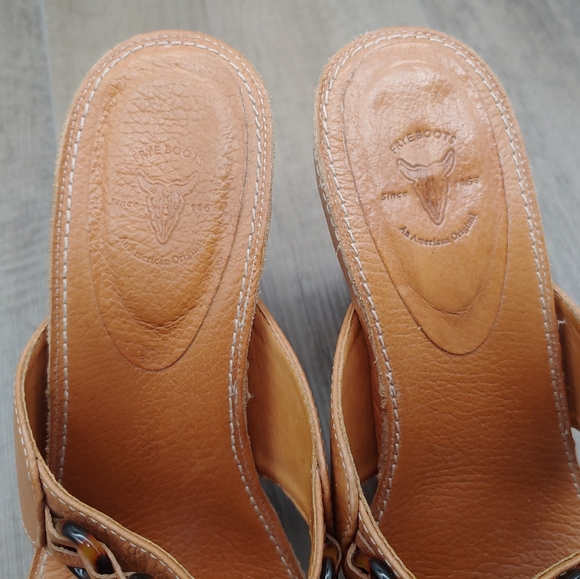 Frye Sandals Womens High Heel T Strap Open Toe Platform Wood Brown - Picture 7 of 8